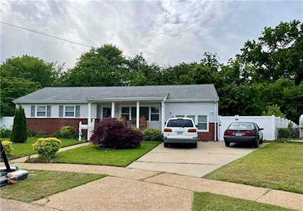 8121 Branchwood Ct Norfolk, VA 23518