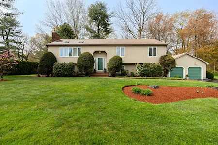 60 Mayflower Ln Stoughton, MA 02072