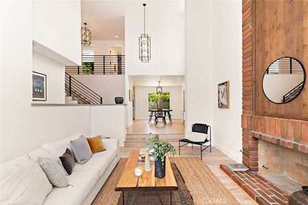 1097 Danielle Dr Costa Mesa, CA 92626