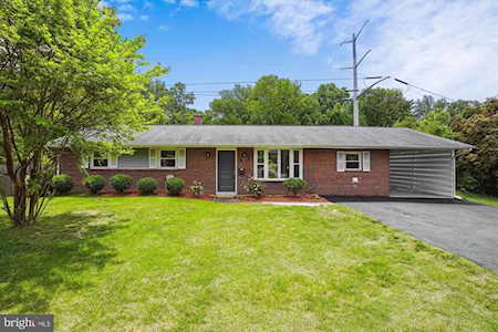 5009 Treetop Ln Alexandria, VA 22310