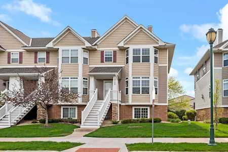 2789 Arona Street Roseville, MN 55113