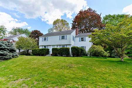 51 Boulder Brook Rd Wellesley, MA 02481