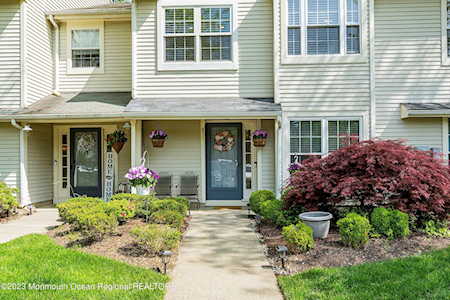 478 Cottonwood Ct Howell, NJ 07731
