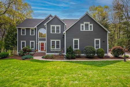 53 Winterberry Dr Franklin, MA 02038