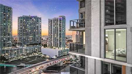 31 SE 6th St #2306 Miami, FL 33131