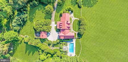 10509 Beach Mill Rd Great Falls, VA 22066