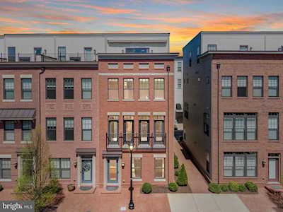 246 Bluemont Branch Terrace SE Leesburg, VA 20175