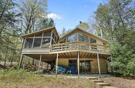 335 Lakeshore Dr Sandisfield, MA 01255