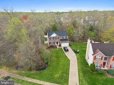 10221 Warfield St White Plains, MD 20695