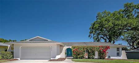 2250 Watrous Dr Dunedin, FL 34698
