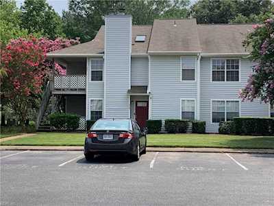 329 Thalia Station Ct Virginia Beach, VA 23452