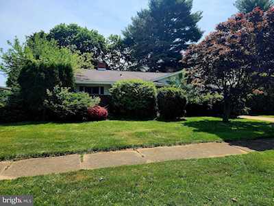 702 E Marble St Mechanicsburg, PA 17055