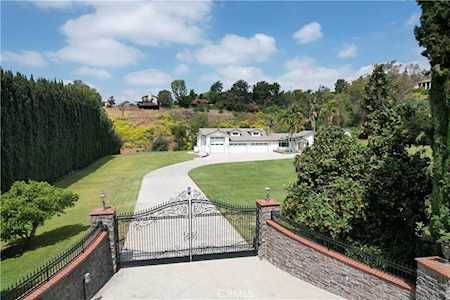 2047 Hacienda Rd La Habra Heights, CA 90631