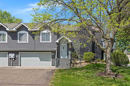 2506 Geranium Avenue E Maplewood, MN 55119