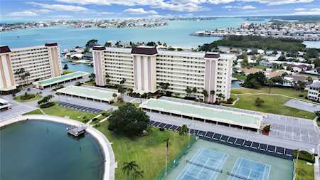 4725 Cove CIRCLE #1001 St. Petersburg, FL 33708