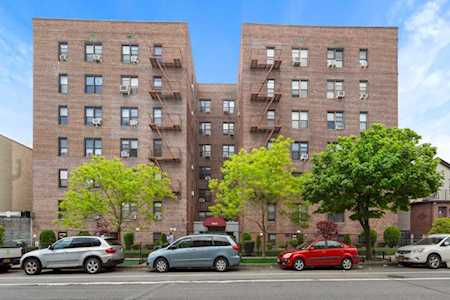 9040 Fort Hamilton Parkway #4K Brooklyn, NY 11209