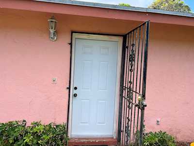 608 SE 2nd Avenue Delray Beach, FL 33483