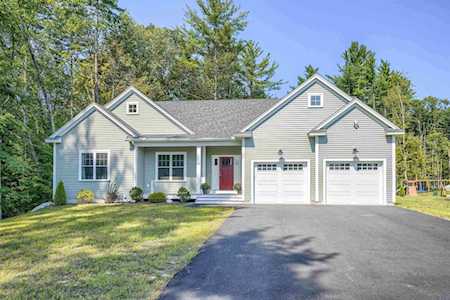 9 Captain Bannon Circle Merrimack, NH 03054