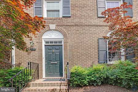 1025 N Pitt St Alexandria, VA 22314