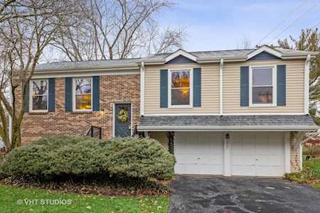 1901 Killdeer Dr Naperville, IL 60565