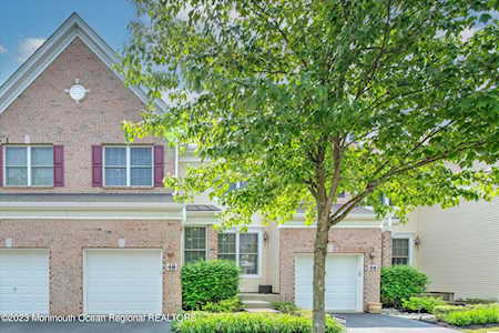48 Demarest Dr Manalapan, NJ 07726