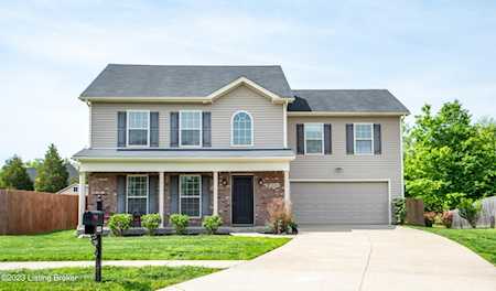 9103 River Trail Dr Louisville, KY 40229