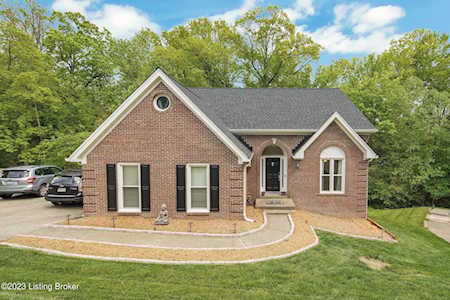 621 Darnay Pl Louisville, KY 40245