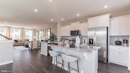 8 Sister's Farmstead Road Mount Laurel, NJ 08054