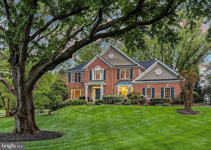 10605 Dogwood Farm Ln Great Falls, VA 22066