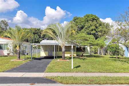 1387 NE 181st St North Miami Beach, FL 33162
