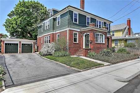 67 Maynard St Pawtucket, RI 02860