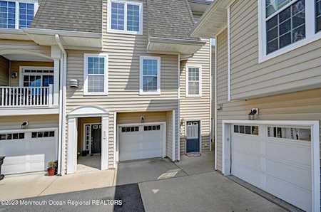 608 April Way Middletown, NJ 07748