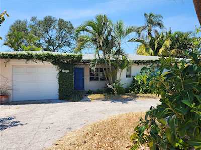 4300 Poinsettia Dr St. Pete Beach, FL 33706