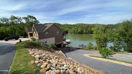 1021 Sanctuary Shores Way Sevierville, TN 37876