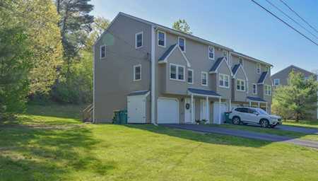5 Valley Ln Kingston, NH 03848
