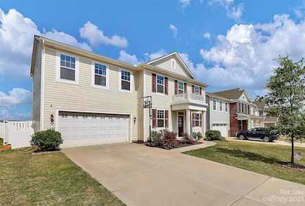 7826 Meridale Forest Dr Charlotte, NC 28269
