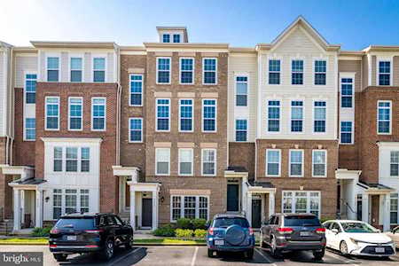43601 Helmsdale Terrace Chantilly, VA 20152