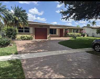 1441 NW 114th Ave Pembroke Pines, FL 33026