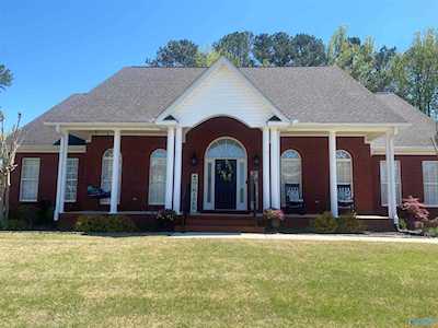 1110 NE Ridgecrest Lane Hartselle, AL 35640