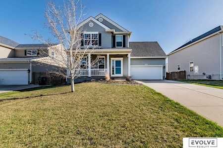 905 Port Royal Dr Papillion, NE 68046