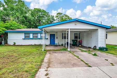 5837 Tracyne Drive Westworth Village, TX 76114