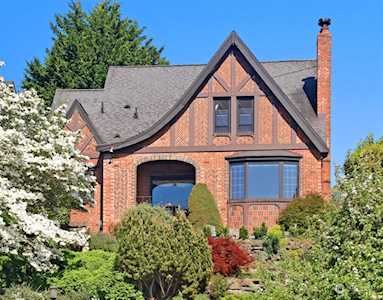 4826 45th Ave SW Seattle, WA 98116