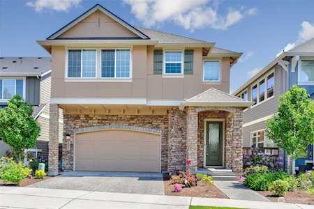 468 6th Ln NE Issaquah, WA 98029