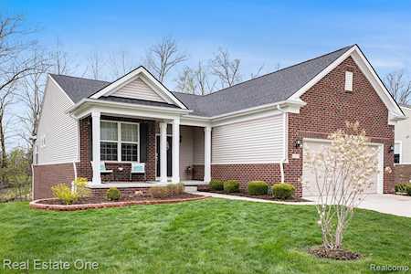 9576 Pine Valley Dr Grand Blanc Twp, MI 48439