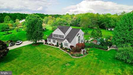 28 Buttonwood Dr Pilesgrove, NJ 08098