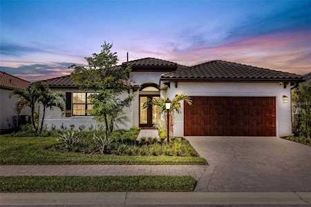 8020 Clearwater Ct Sarasota, FL 34241