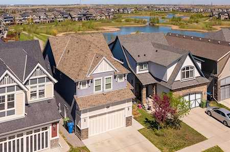 62 Masters Ave SE Calgary, AB T3M 2B1