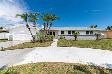 1118 Jacaranda Avenue Daytona Beach, FL 32118