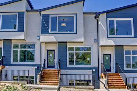 202 25 Ave NW #3 Calgary, AB T2M 2A5