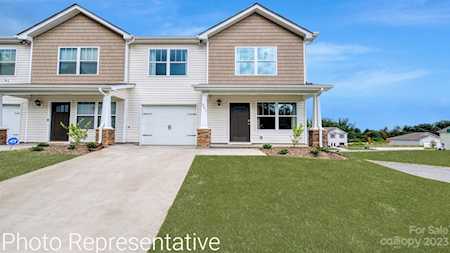 8 Virginia Commons Dr Arden, NC 28704